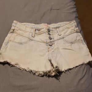 light wash cutoff shorts